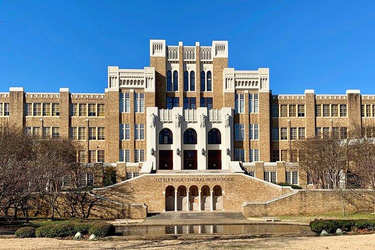 Sitio Histórico Nacional de la Escuela Secundaria Central de Little Rock en invierno