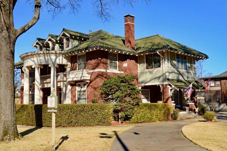Tour por Casas Históricas en Coche