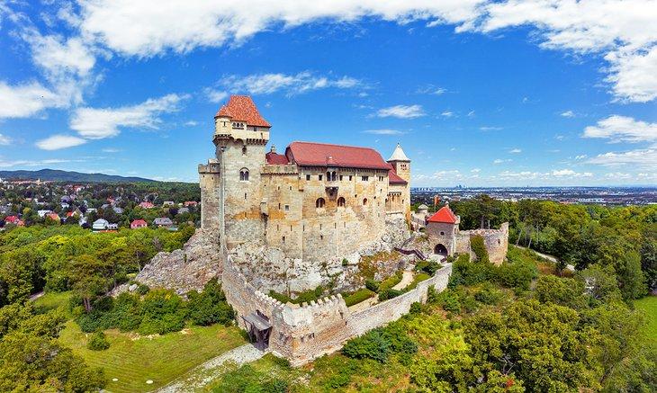 Castillo de Liechtenstein en los Bosques de Viena
