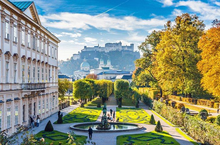 Jardines Mirabell con Hohensalzburg al fondo