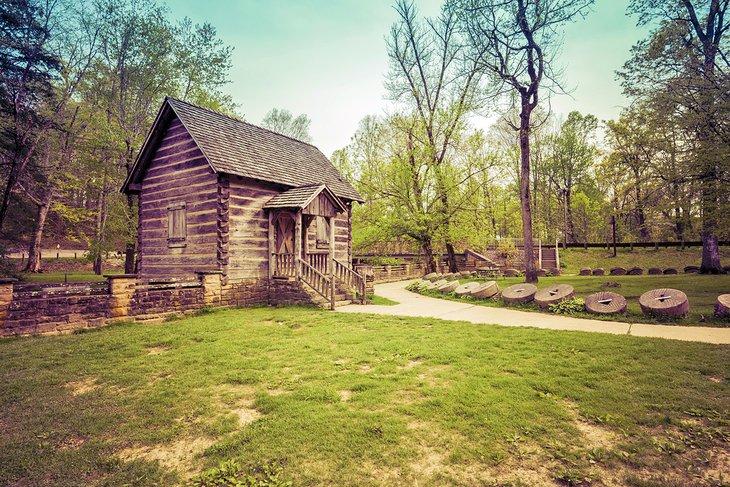 Moulin de McHargue au parc d'État Levi Jackson