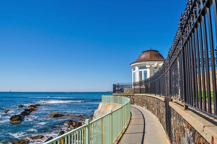 El Paseo del Acantilado de Newport