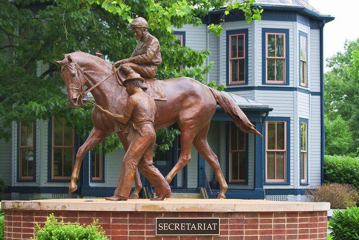 Estatua de Secretariat en Kentucky Horse Park