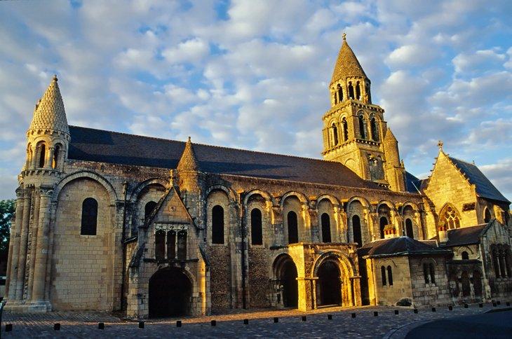 Iglesias de Poitiers: Saint-Hilaire-le-Grand y Sainte-Radegonde