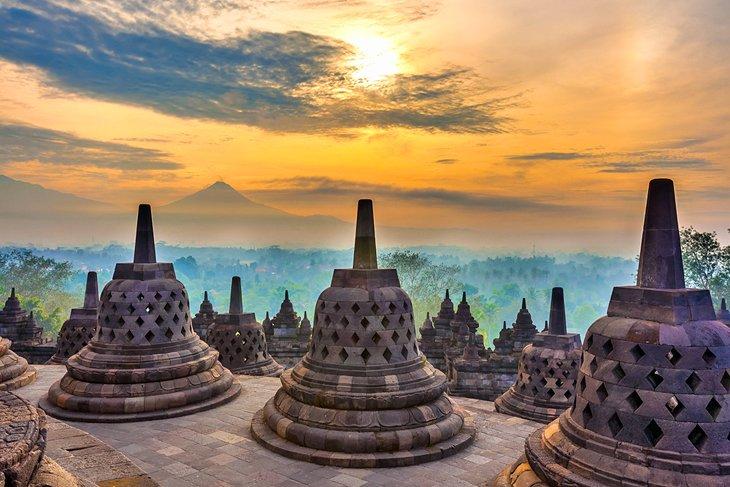 Sonnenaufgang am Candi Borobudur Tempel
