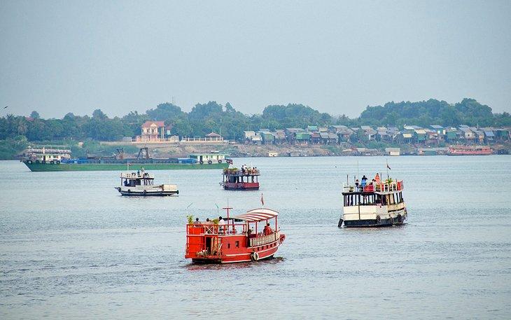 Croisières en bateau sur la rivière