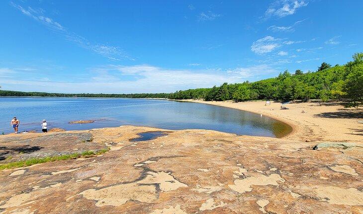 Aussicht über einen Strand im Killbear Provincial Park