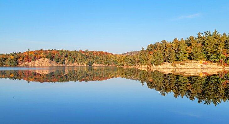 George Lake im Herbst