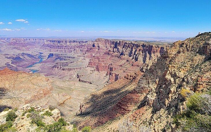Vista desde Navajo Point con la Torre Desert View en la parte superior derecha