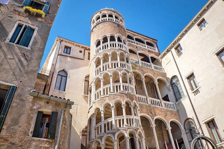 Palais Contarini del Bovolo