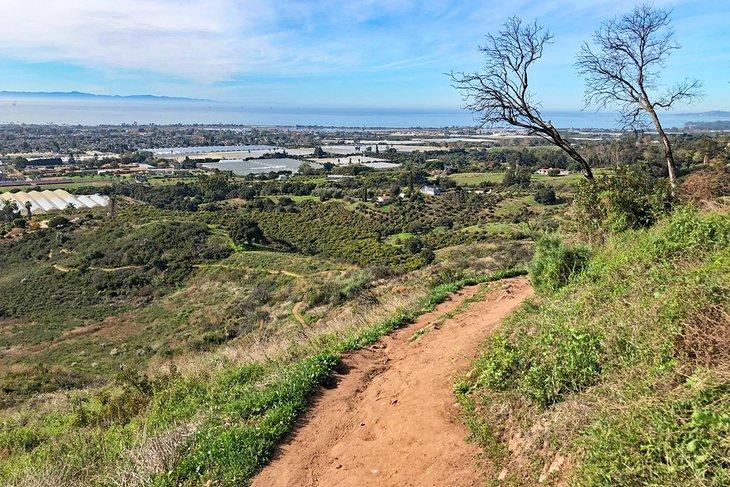 Vista sobre Carpinteria desde el sendero Franklin