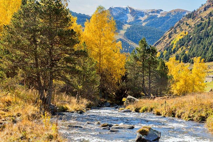 Vallée d'Incles à l'automne
