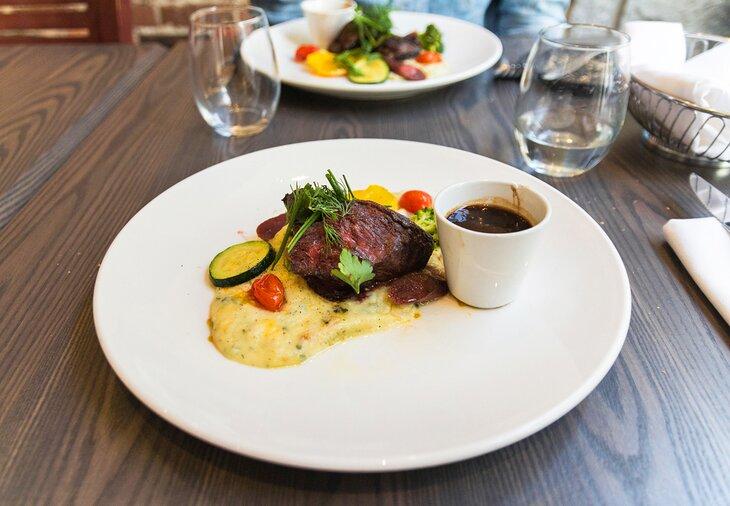 Herausragendes Essen im Verses Bistro im Alten Montréal