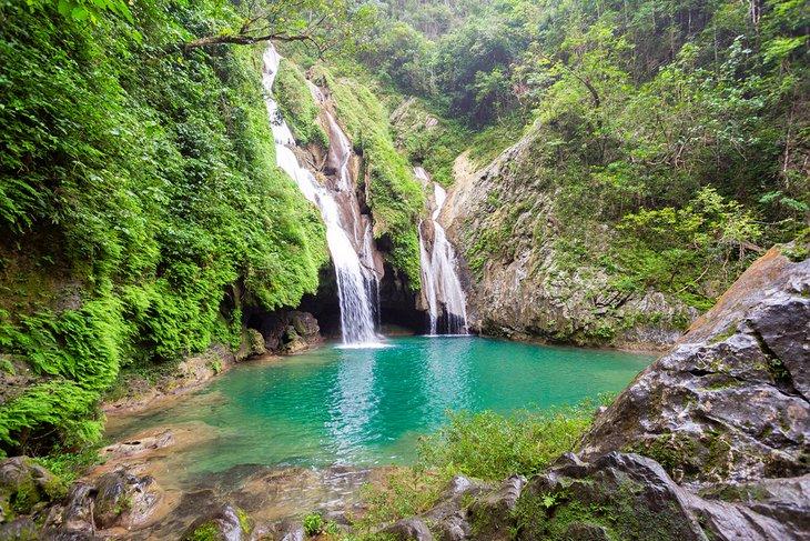 Cascada Salto del Caburní en el Parque Nacional Topes de Collantes