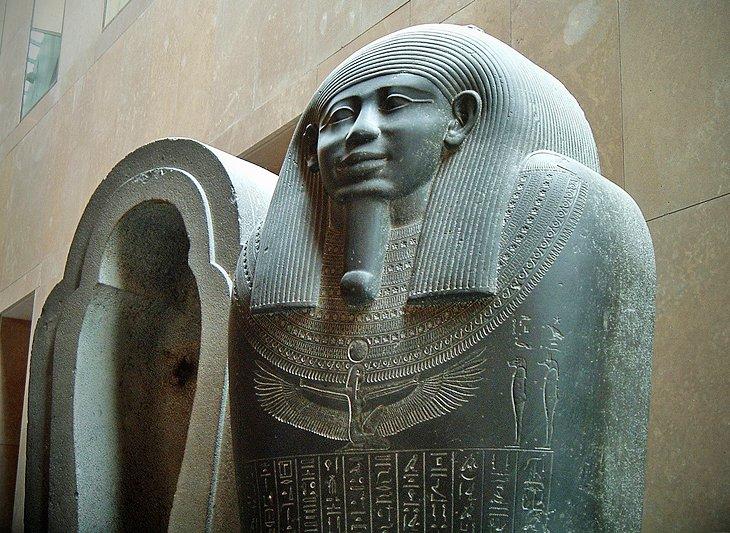 Sarcophage d'Ahmes au musée national des antiquités