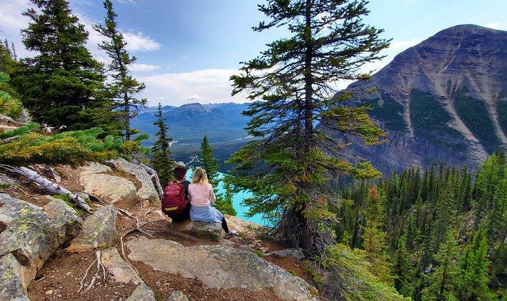 Sendero Big Beehive sobre el Lago Louise