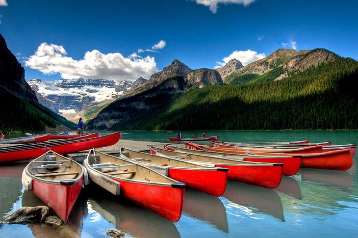 Piraguas en el Lago Louise