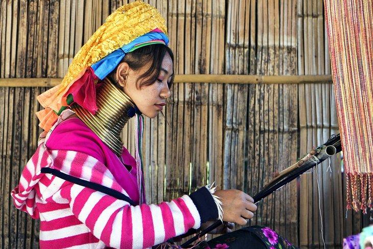 Portrait d'une femme de la tribu Karen