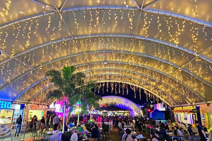 Dentro de Eat Street Northshore