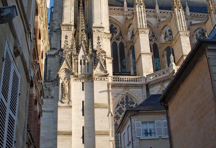 Südansicht der Abbatiale Saint-Pierre de Corbie