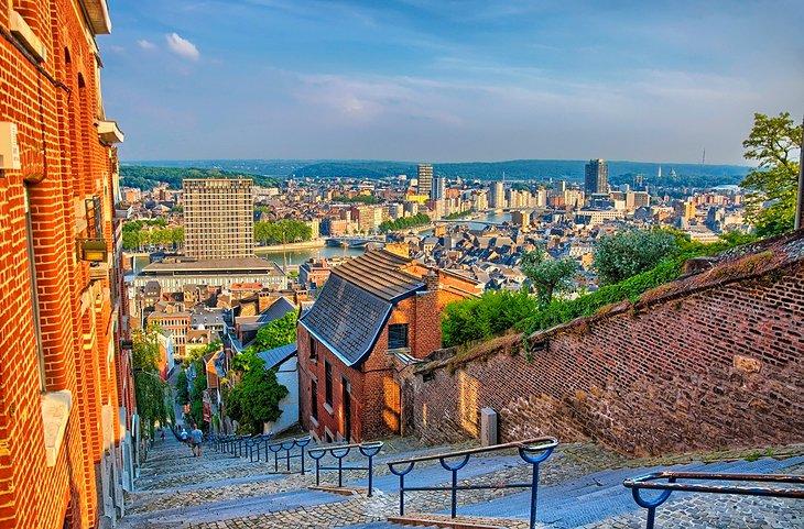 Vue de la ville de Liège depuis le sommet de la Montagne de Beuren