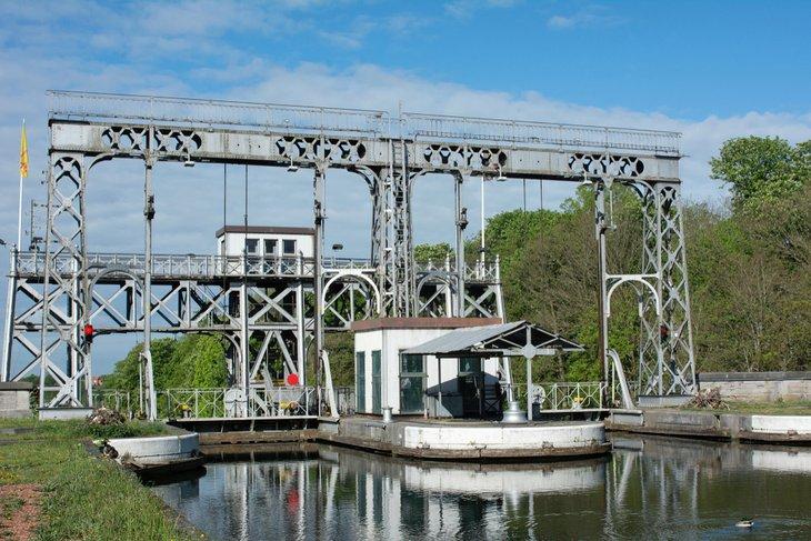 Hydraulischer Schiffsheber in La Louvière
