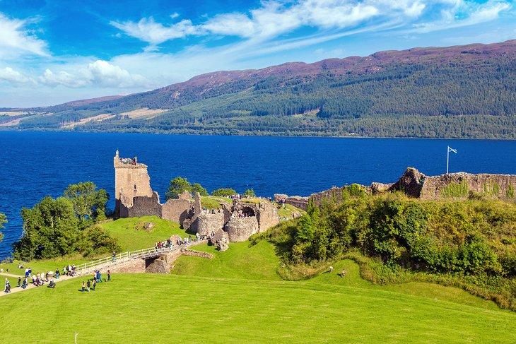 Castillo de Urquhart en las orillas del Lago Ness