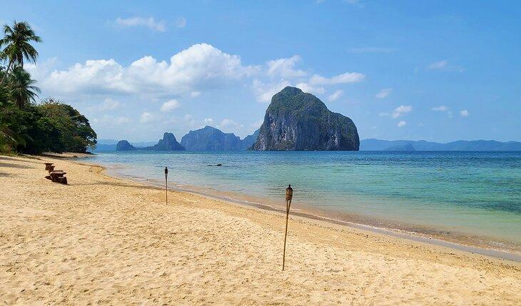 Ein Strand in der Nähe von El Nido, Palawan