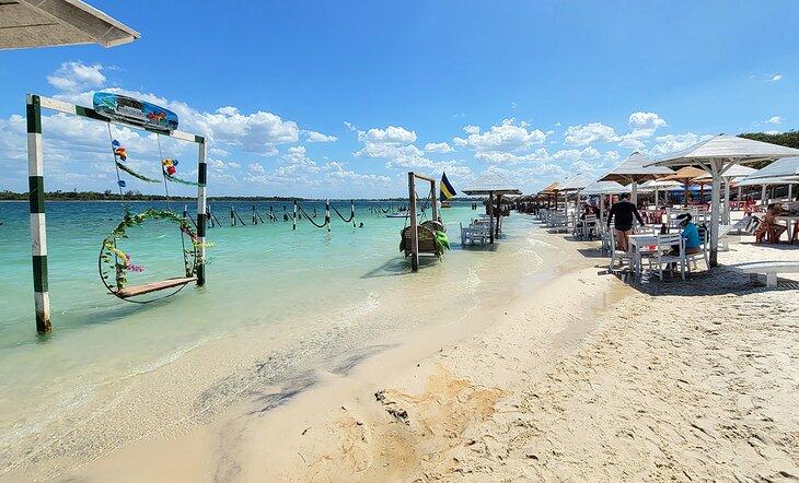 Une plage sur la lagune de Jijoca, une lagune près de Jericoacoara