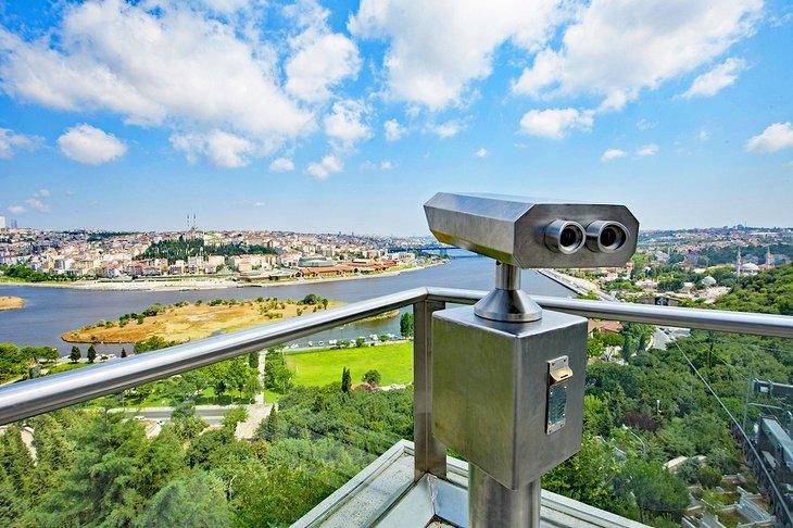 Plataforma de observación en la Colina Pierre Loti