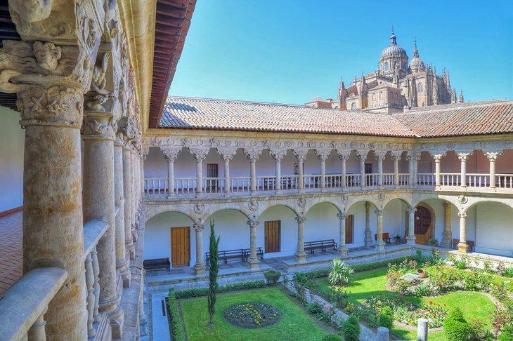 Claustro del Convento de las Dueñas