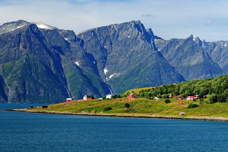 Fjord de Lyngen et les Alpes de Lyngen, Norvège