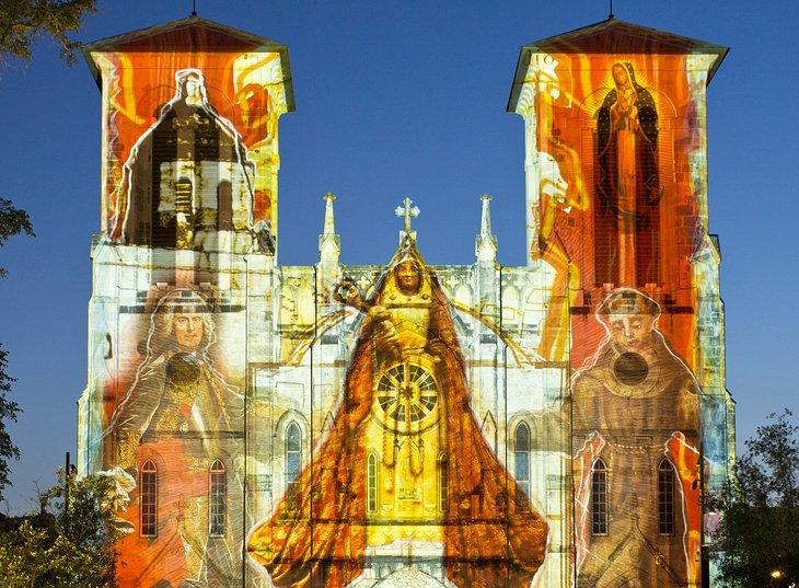 La Saga proyectada en la Catedral de San Fernando