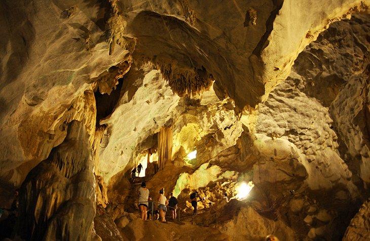Cavernas del Puente Natural y el Desafío Canopy y Tirolesas