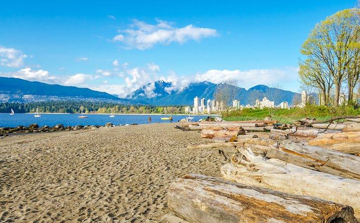 Kitsilano Beach y vista del centro de Vancouver