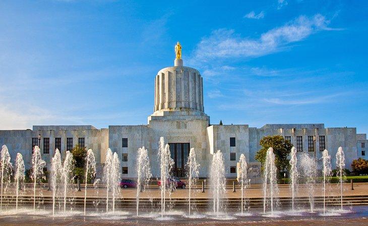 El edificio del Capitolio del Estado de Oregón en Salem