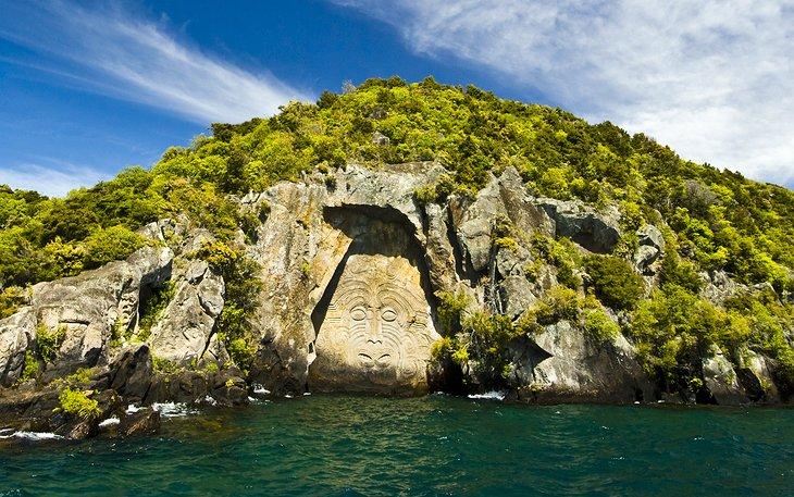 Carvings Maori de Mine Bay