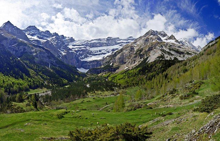 Paisaje primaveral en el Cirque de Gavarnie