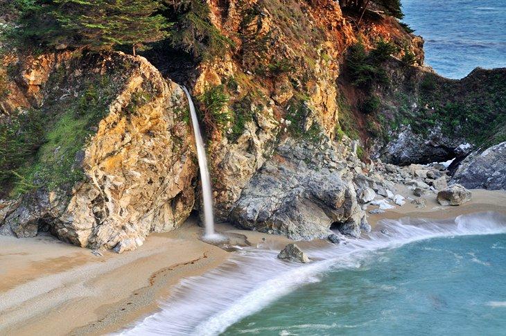 Sendero de la Cascada McWay: El Sitio Más Icónico en Big Sur
