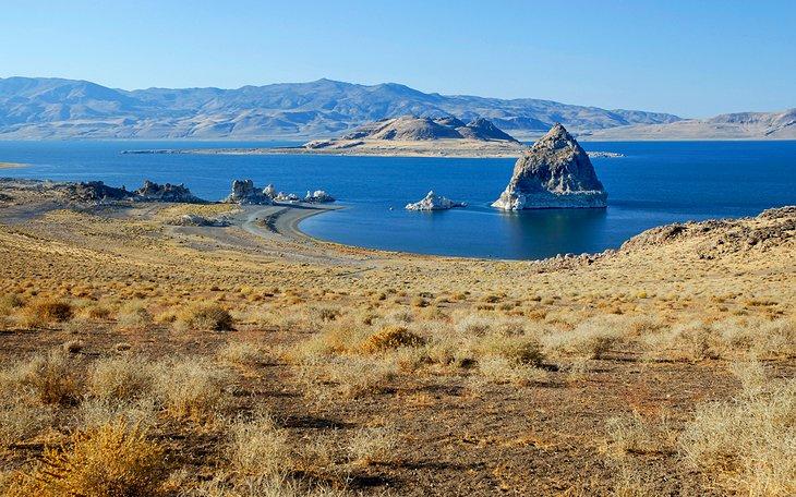 Lac Pyramid