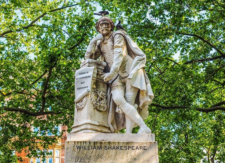 Estatua de William Shakespeare en Leicester Square