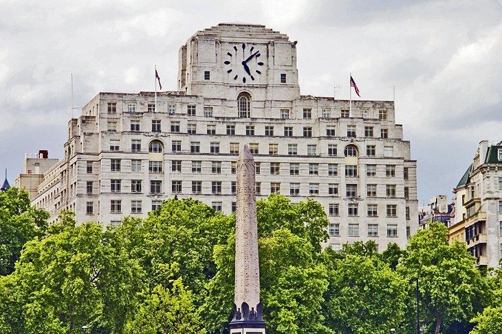 Aguja de Cleopatra y el Embankment