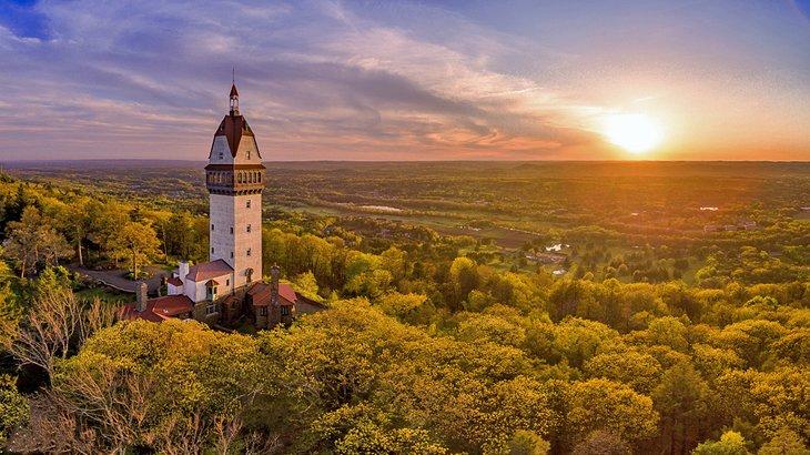 Tour Heublein au parc d'État de Talcott Mountain