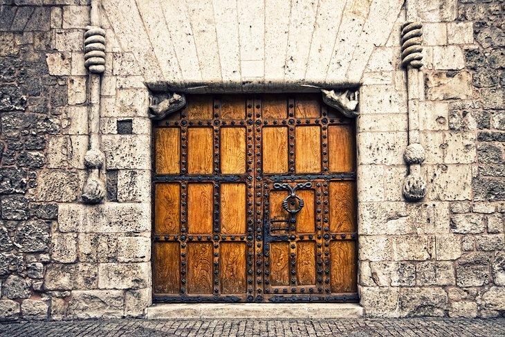 Casa del Cordon, Burgos