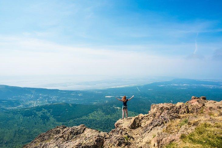 Randonneur au sommet de Flattop Mountain