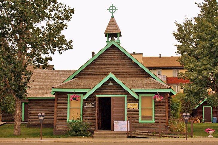 Musée de l'église en rondins ancienne | <a target="_blank" class="cc16_b" rel="nofollow noopener noreferrer" href="https://www.flickr.com/people/cdnav8r/">Shawn</a> / photo modifiée