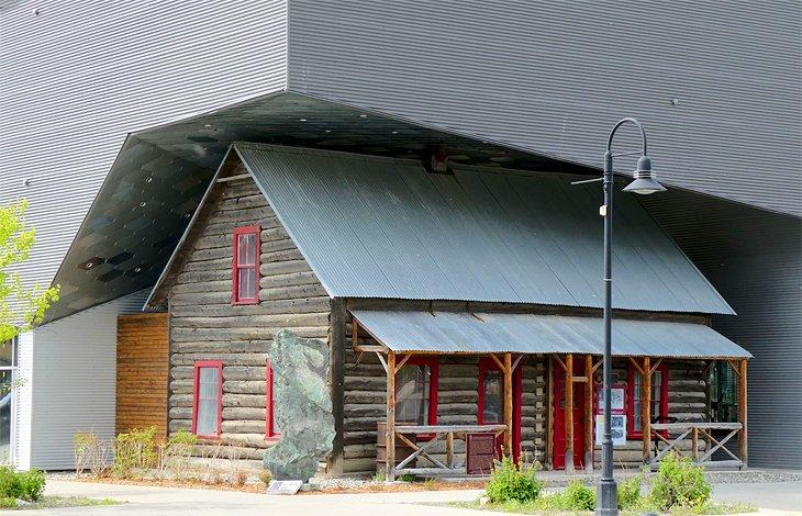 Musée MacBride de l'histoire du Yukon | <a class="cc16_b" target="_blank" rel="nofollow noopener noreferrer" href="https://www.flickr.com/photos/dvs/">dvs</a> / photo modifiée