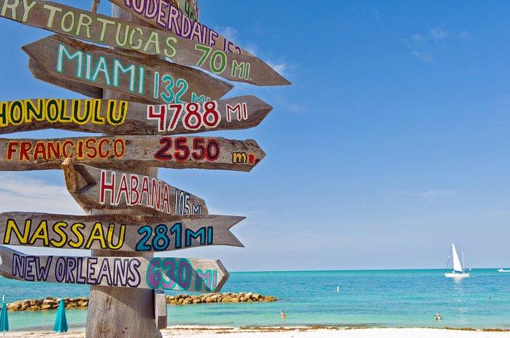 Schild am Strand in Key West