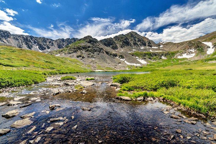 Crystal Creek fluyendo desde Crystal Lake