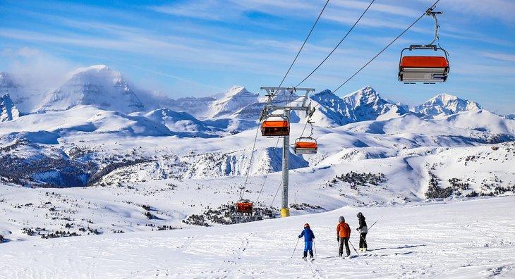 Esquiando en el Centro de Esquí Sunshine Village